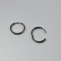 Orecchini a cerchio minimalisti in acciaio inossidabile nero con chiusura a cerniera - 1.6x6mm / Nero