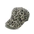 Vista dettagliata della tesa leopardata usurata e del tessuto in cotone vintage del cappello - M (56-58cm) / Beige