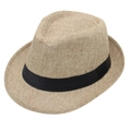 Chapeau Fedora classique en paille marron clair avec ruban noir et bord incurvé sur blanc - Terre cuite