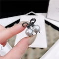 Pince à cheveux papillon en métal noir élégante avec deux grandes perles blanches - Pince à Cheveux Nœud avec Deux Perles Artificielles (141#) / Gris