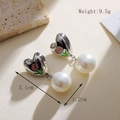 Silberne Ohrhänger mit bemaltem Tulpenanhänger und weißen Perlen, 3,1 cm Länge - Silber Herz Tulpe Perle Stil (A067-6)