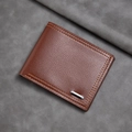 Portafoglio uomo in pelle PU marrone con trama litchi e cuciture arancioni - Marrone Chiaro