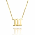 Collier avec chiffre gothique 111 en acier inoxydable doré 14K sur fond blanc pur - Numéro 111 (Or)