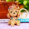 Llavero de caniche en metal dorado con diamantes de imitación de colores y aro - Caniche Diamantes de Imitación Multicolores