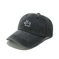 Berretto da baseball in cotone grigio scuro lavato con ricamo di cane bianco minimalista - M (56-58cm) / Nero