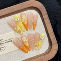 Uñas postizas naranjas hechas a mano con flores 3D, cristales y detalles de perlas - XS / Naranja Vibrante Francés Talla 3D (1582-Gota de Agua Larga)