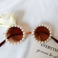 Lunettes de soleil rondes rétro avec monture en perles et verres teintés élégants - Marron