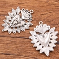 Silver heart-shaped alloy pendant with starburst engraving and textured back - 27B2-5 Radiant Pattern Heart