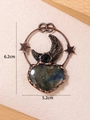 Detailansicht der Bronze-Halskette mit Labradorit Herz und Mond, Größe 6,2 cm x 5,2 cm - Labradorit