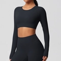 Γυναικείο μαύρο σετ γιόγκα με μακρυμάνικο crop top και κολάν με ψηλή μέση - Μαύρο