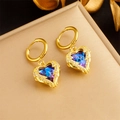 Goldene Herzohrringe mit blau violettem Kristallverlauf und feinen Strasssteinen - Gold (E5071金色)