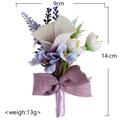 Handgefertigte helllilane Calla-Ansteckblume mit Lavendelband und kleinen weißen Blüten - Retro Lila - Ansteckblume