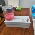 White and pink paintbrush cleaner tool with water circulation and spring button - Generation 1 / Pink