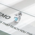 Clou d'oreille pomme en argent avec zircon bleu clair en cœur et fermoir à vis - Bleu Mer Clair (Une Pièce)