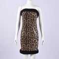 Detail van luipaard strapless jurk met zwarte imitatiebont rand en glinsterende lovertjes - S / Luipaard Bruin
