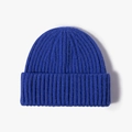 Bonnet docker classique en maille côtelée bleu foncé avec bord replié pour l'hiver - Bleu clair