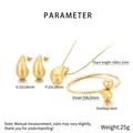 Dettaglio del set di gioielli in acciaio inossidabile dorato con collana a goccia - Set Tre Pezzi Goccia d'Acqua Grande Oro (KS221023-K)