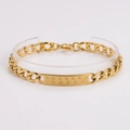 Dettaglio ravvicinato del bracciale a catena in oro e acciaio con placca ondulata - Motivo a Onde (Doppia S)