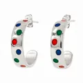 Boucles d'oreilles créoles C en acier avec points en émail colorés style Pop Art - Argent + Pois Colorés Foncés (PDE793)