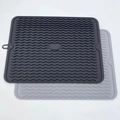 Tappetini scolapiatti in silicone nero e grigio con trama ondulata e foro per appendere - 40*30cm Quadrato / Nero