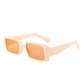 Y2K Vintage Rechteckige Sonnenbrille in Cremeweiß mit orangen transparenten Gläsern - Beigefarbener Rahmen Helle Tee-Linsen