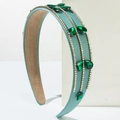 Cerchietto barocco in raso verde acqua con strass smeraldo su base geometrica - Verde