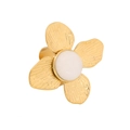 Anello floreale in stile palazzo francese con petali dorati e pietra naturale bianca - Giada Bianca