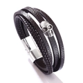 Bracciale multistrato in pelle marrone stile punk con teschio d'argento e chiusura magnetica - 19cm / Marrone