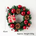 Künstlicher Weihnachtskranz mit Zapfen und roten Ornamenten auf weißem Grund - Groß / Rot