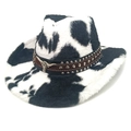 Détail du chapeau cowboy motif vache avec ruban en cuir clouté et tête de taureau - M(56-58cm) / Haut en Cœur Imprimé Vache Noir