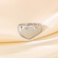 Bague chevalière cœur en acier inoxydable poli argenté pour un style vintage et élégant - US 7 / Style Coeur (KR111430-GC) / Acier