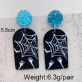 Detalle de pendientes de Halloween con motivos de murciélagos, tamaño 5,8 cm y peso de 6,3 g - Murciélago Telaraña