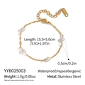 Dettaglio del bracciale con perle in acciaio inossidabile placcato oro 18 carati - Acciaio inossidabile/Perla / Braccialetto Di Perle (YYB025003)