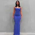 Detalle del vestido largo azul ajustado de tirantes con textura de tejido de punto elástico - XS / Bottoms / Azul marino