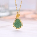 Collar de acero de titanio con colgante de Buda Maitreya de jade verde y cadena dorada - Buda Ruyi Verde Dorado (9135-Verde Dorado)