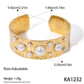 Vergoldetes Edelstahl-Armreif mit Perlen und Angaben zur Größenmessung auf dem Bild - Gold Armband (KA1232)