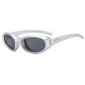 Futuristische silberne Y2K Sonnenbrille mit dunklen Gläsern im 45-Grad-Winkel - Silberner Rahmen Graue Gläser