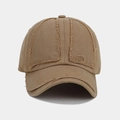 Détail de la casquette de baseball kaki avec bords effilochés vintage et texture en coton - Réglable / Kaki