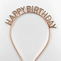 Detailansicht Haarreif Happy Birthday in Roségold mit funkelnden Strasssteinen - Roségold