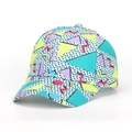 Dettaglio del motivo geometrico stile Memphis su un berretto da baseball colorato - 56-58cm / Stampa Geometrica Ciano e Giallo (2#)