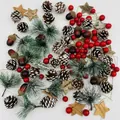 Set decorativo natalizio con pigne, bacche rosse, aghi di pino e stelle di legno - Set da 108 Pezzi