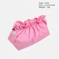 Beauty case rosa a pieghe effetto seta con design a nuvola e grande perla sulla cerniera - Rosa