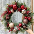Grüner 50cm Weihnachtskranz mit roten Beeren, Deko-Kugeln und einer Schleife - Gold Rot 50cm mit Lichtern