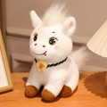 Niedliches weißes Plüsch-Pony-Schlüsselanhänger mit gelber Blume auf Holz - Mondlichtweiß / 18cm