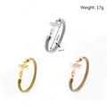 Dettaglio dimensioni: diametro 59mm e larghezza 6mm del bracciale a croce in titanio - Ciondolo Croce Religiosa (Type R)