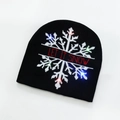 Berretto natalizio a LED nero con motivi di fiocchi di neve e scritta Let It Snow - Grande Fiocco di Neve Nero