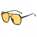 Lunettes de soleil aviateur rétro monture noire avec verres transparents jaune vif - Monture Noire Verres Jaunes