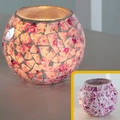 Mosaik-Kerzenhalter aus Glas in Pink und Lila mit warmer Innenbeleuchtung - Pastorales Rosa Blumenmuster