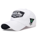 Gorra de béisbol blanca con bordados premium y parches decorativos laterales - Ajustable / Blanco