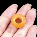 Polierte gelbe Achat-Großlocherperle für DIY-Schmuckherstellung und Kunsthandwerk - Gelbe Jade (18mm Loch 8mm)